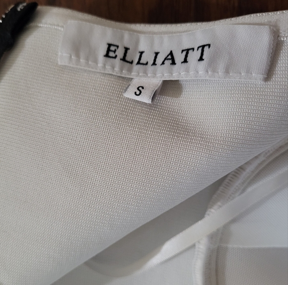 Elliatt Black And White Midi - Picture 9 of 12